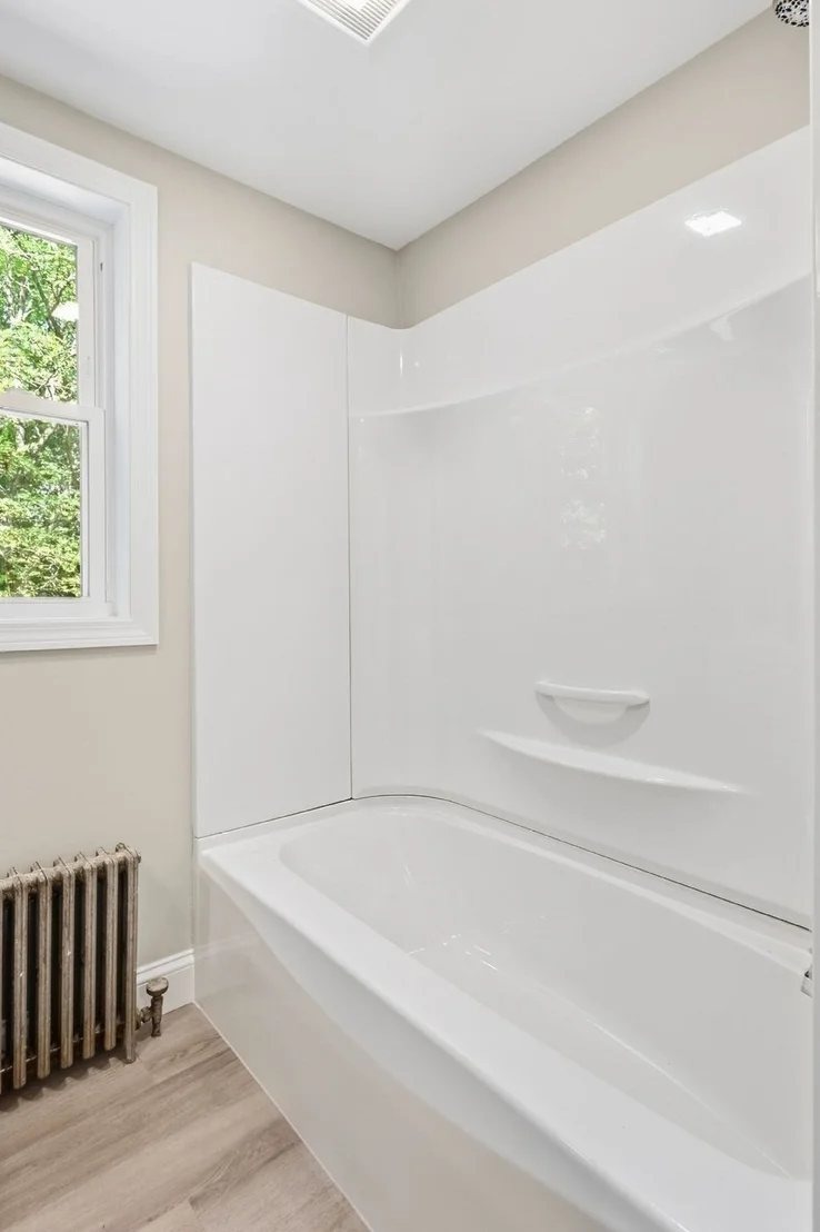 Photo of 1078 Granby Rd