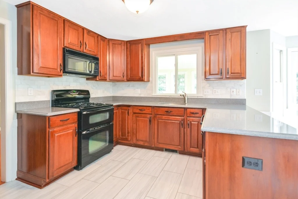 Photo of 34 Laura Ln