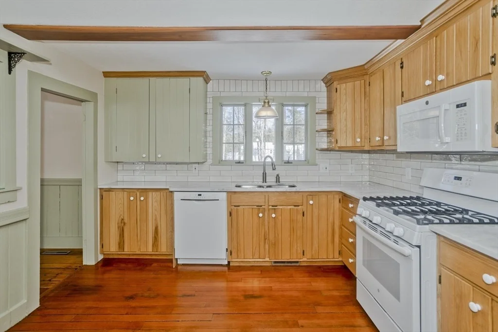 Photo of 172 Main St