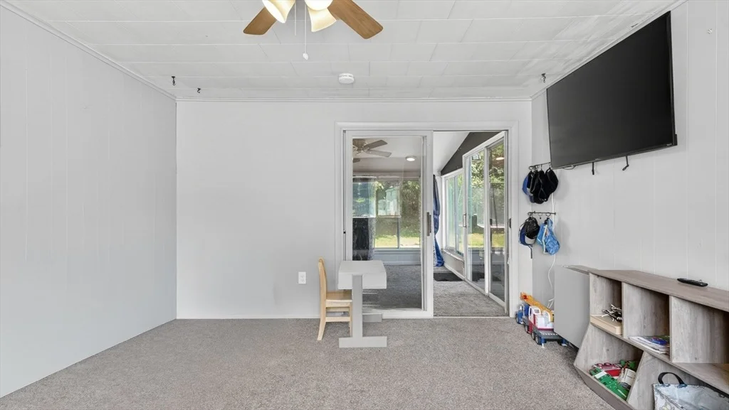 Photo of 31 Shaker Rd