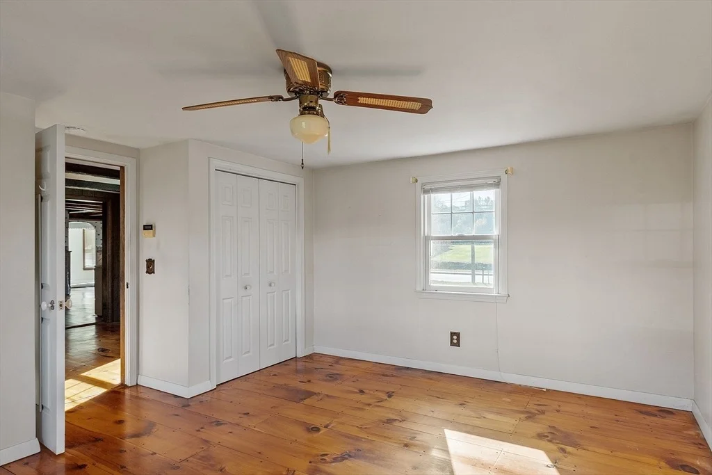 Photo of 583 W Broadway St