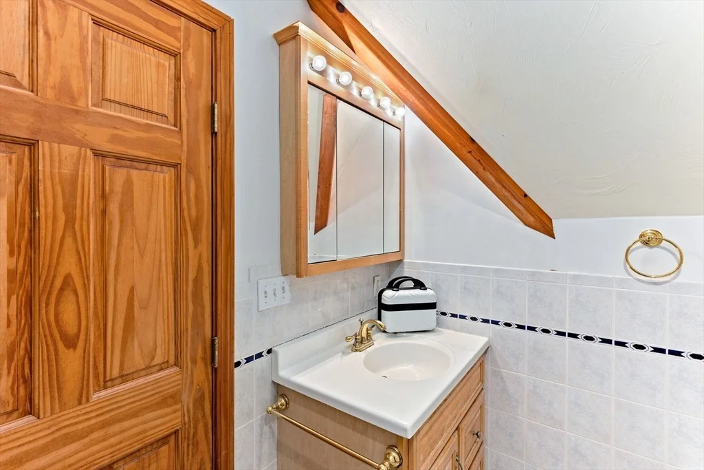 Photo of 32 Pineview Ter