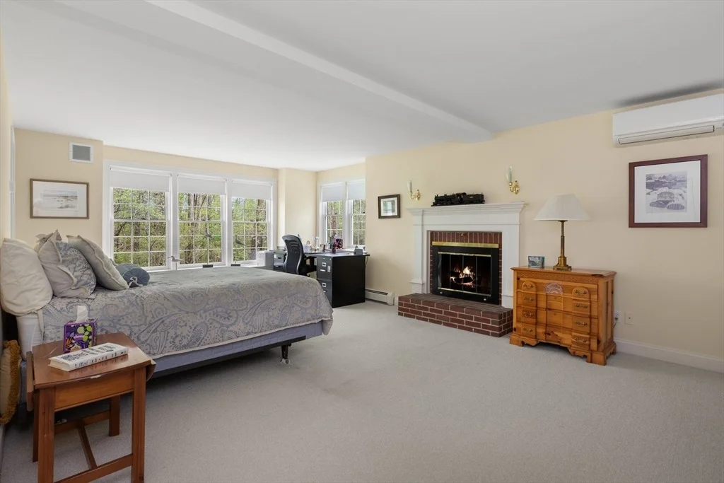 Photo of 151 River Rd