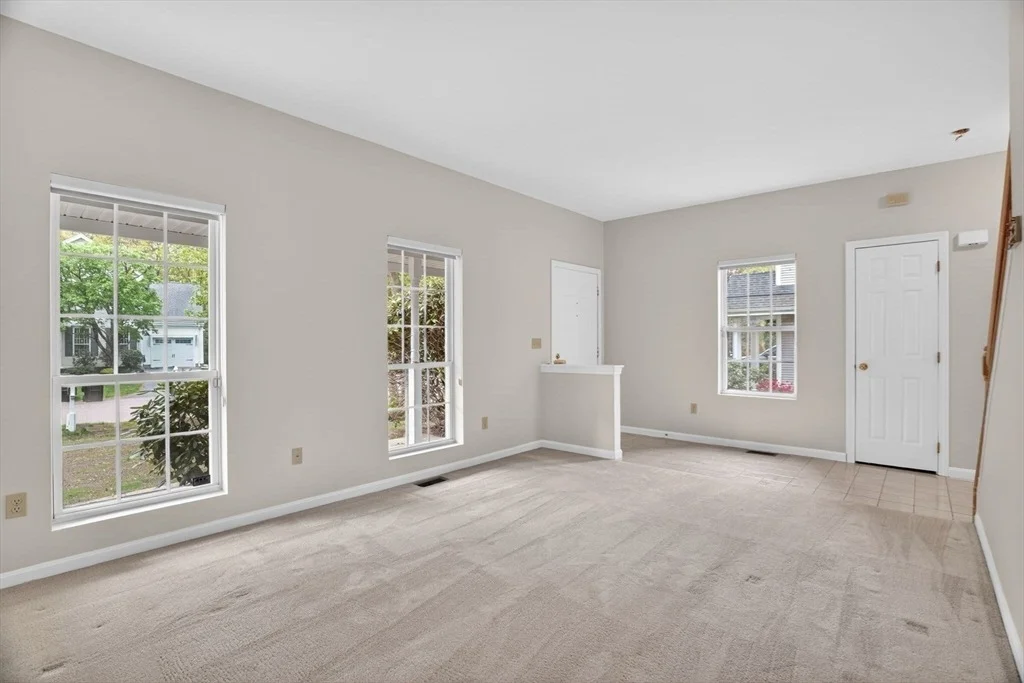 Photo of 9 Grover Ln