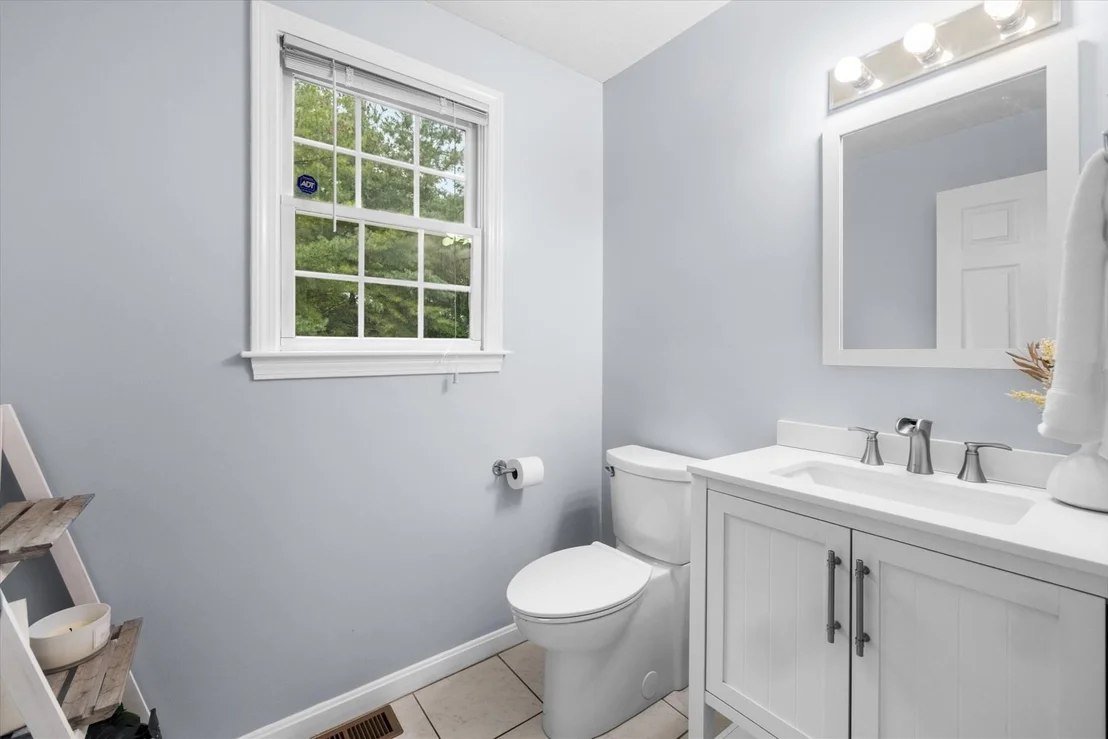 Photo of 38 Bellows Cir