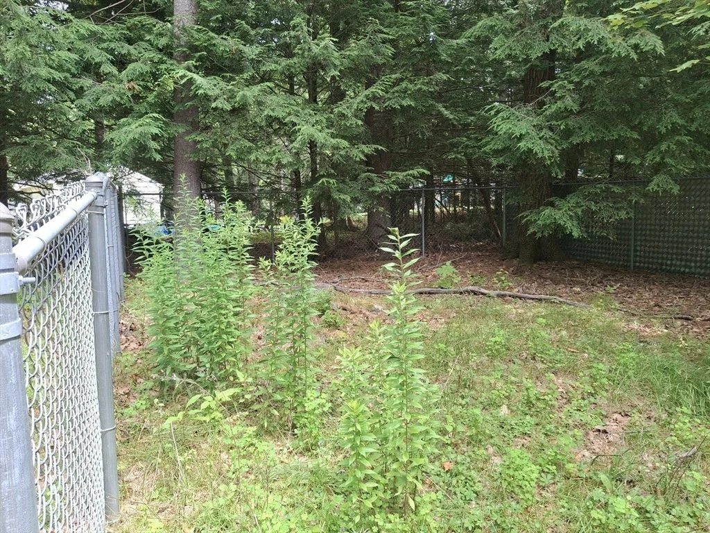 Photo of 8 Laurel Dr