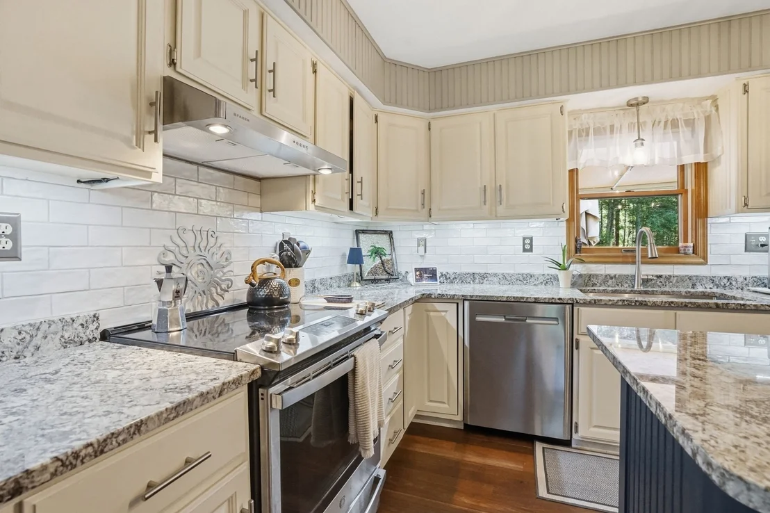 Photo of 6 Brittany Dr