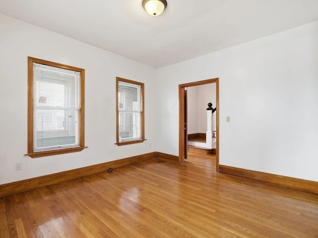 Photo of 10 Almont Ave