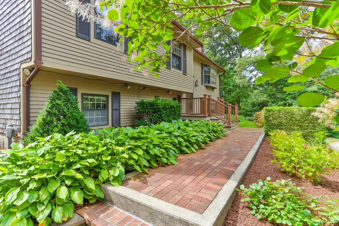Photo of 2 Robin Rd