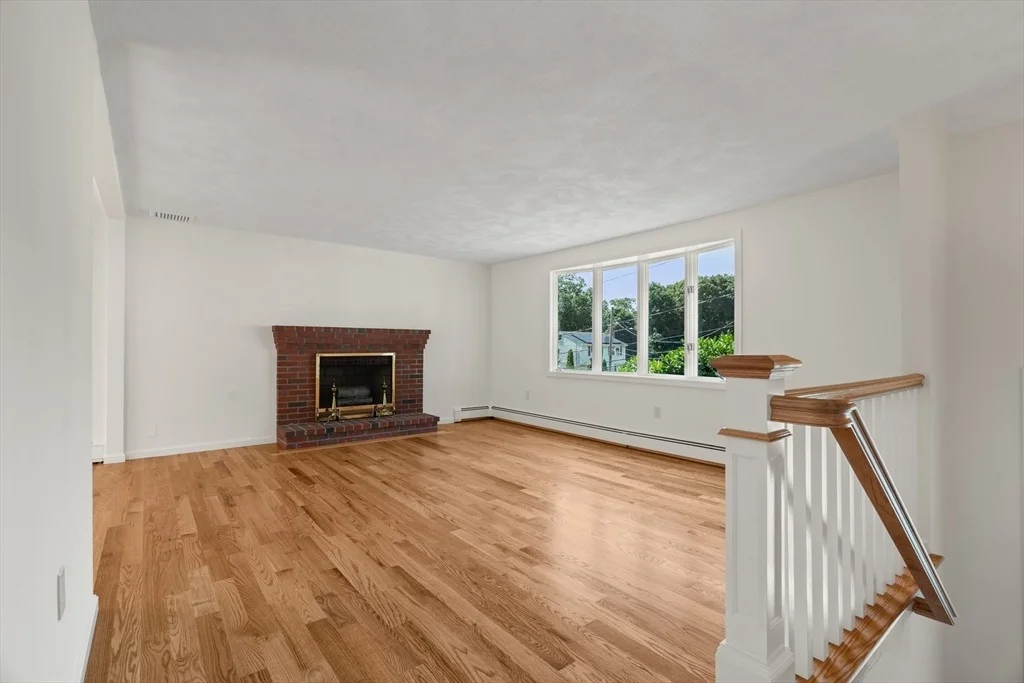 Photo of 31 Phillips Cir