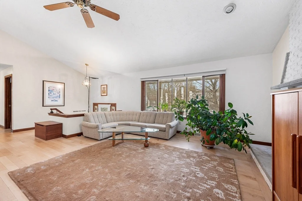 Photo of 90 Sunnyside Ave