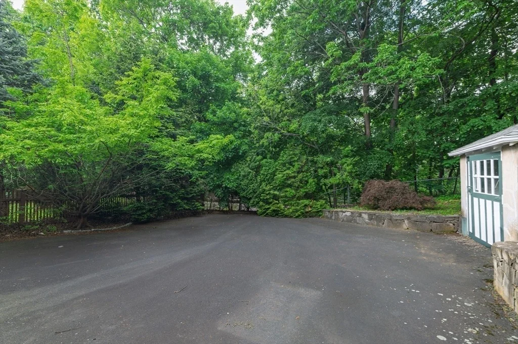Photo of 40 Allen Circle