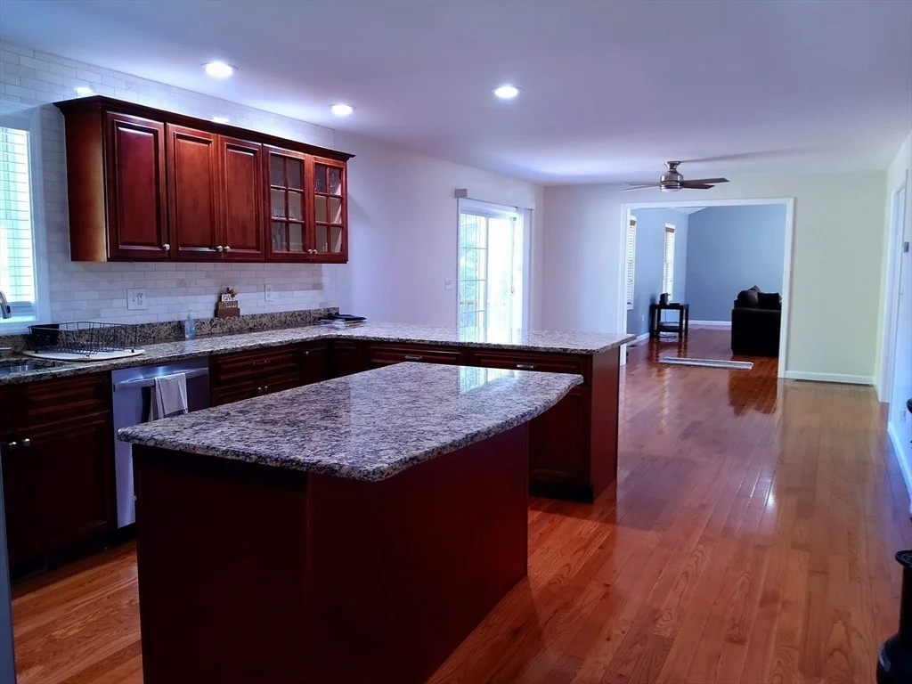 Photo of 71 Eagle Dr