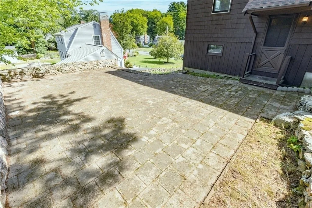 Photo of 43 Ledgewood Dr