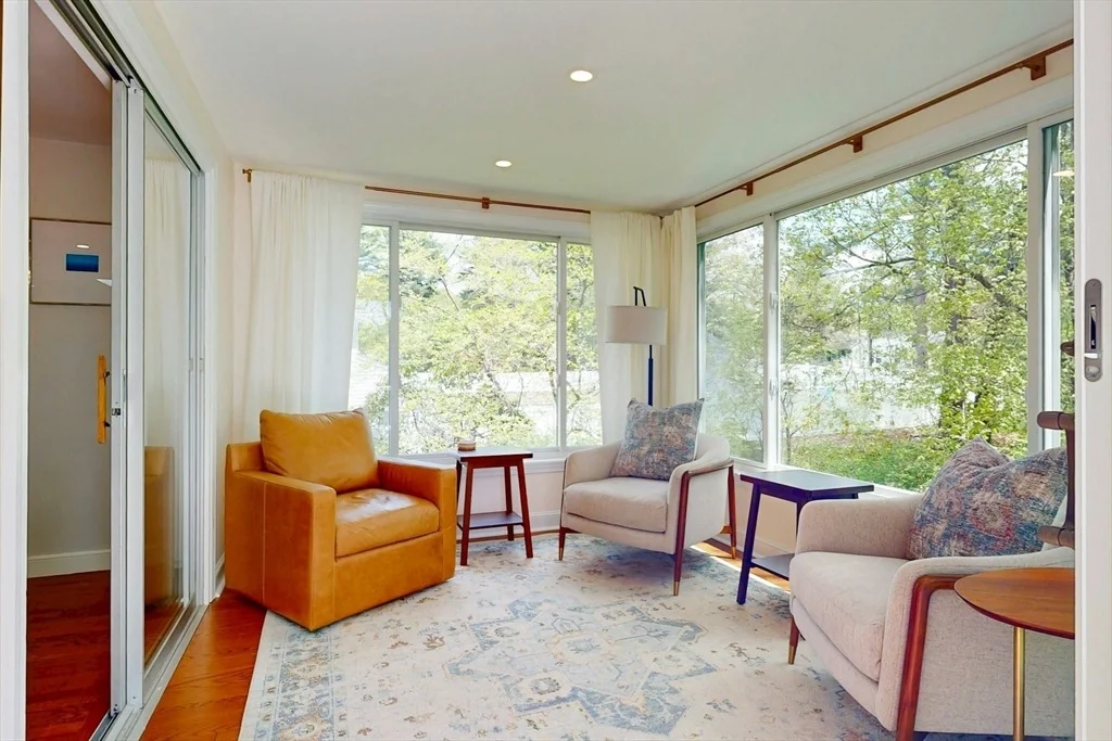 Photo of 18 Emerson Rd
