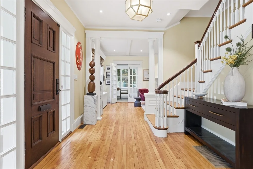 Photo of 6 Oakmount Circle