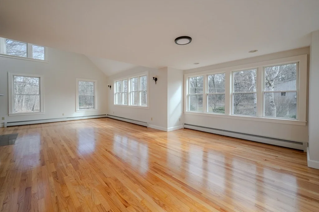 Photo of 563 Piper Rd