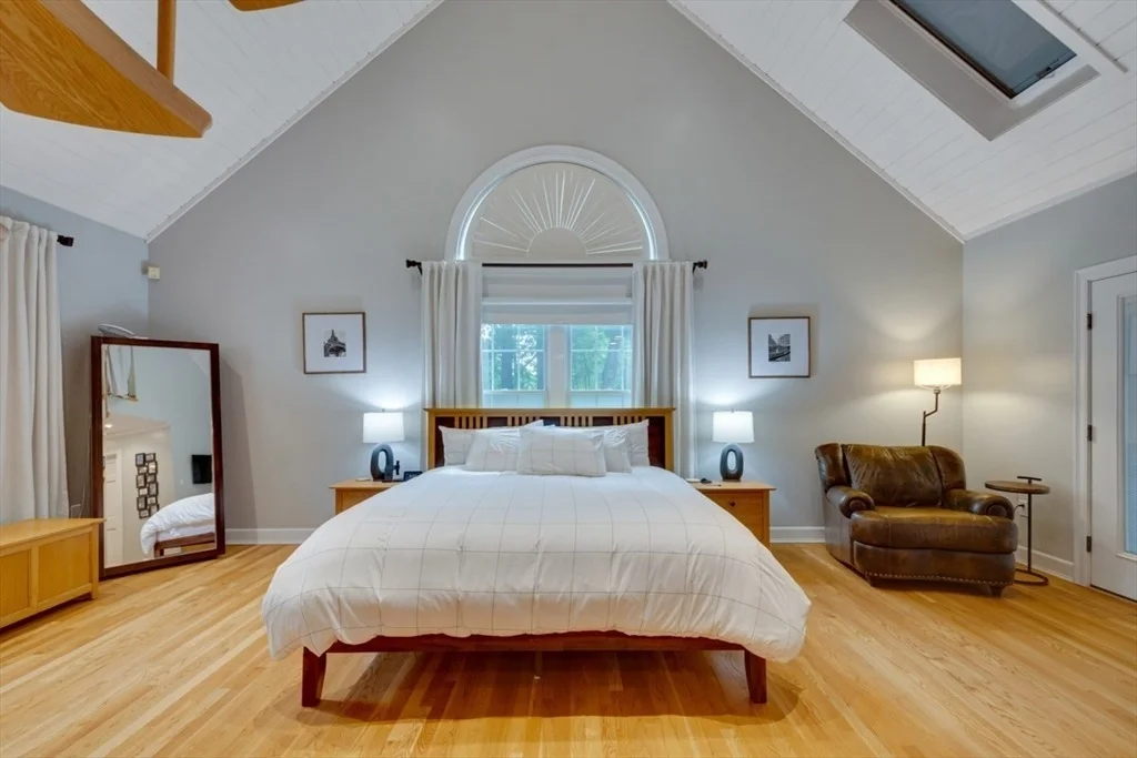 Photo of 37 Spruce Rd