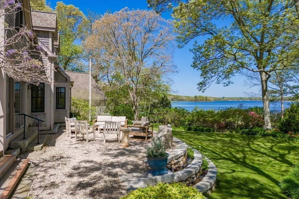 Photo of 246 River Road