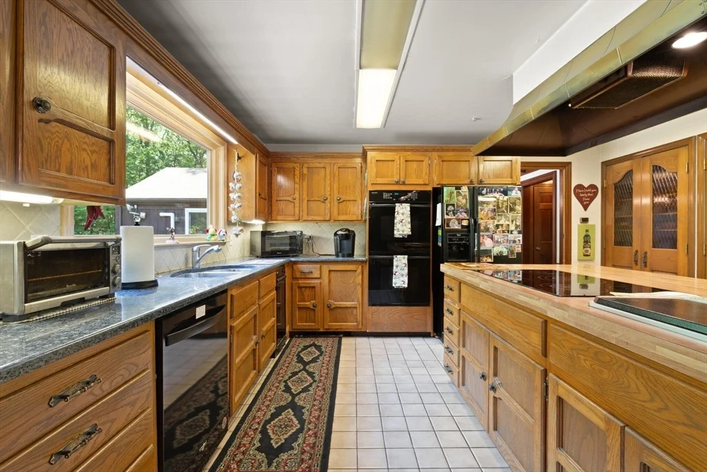 Photo of 166 Prides Crossing