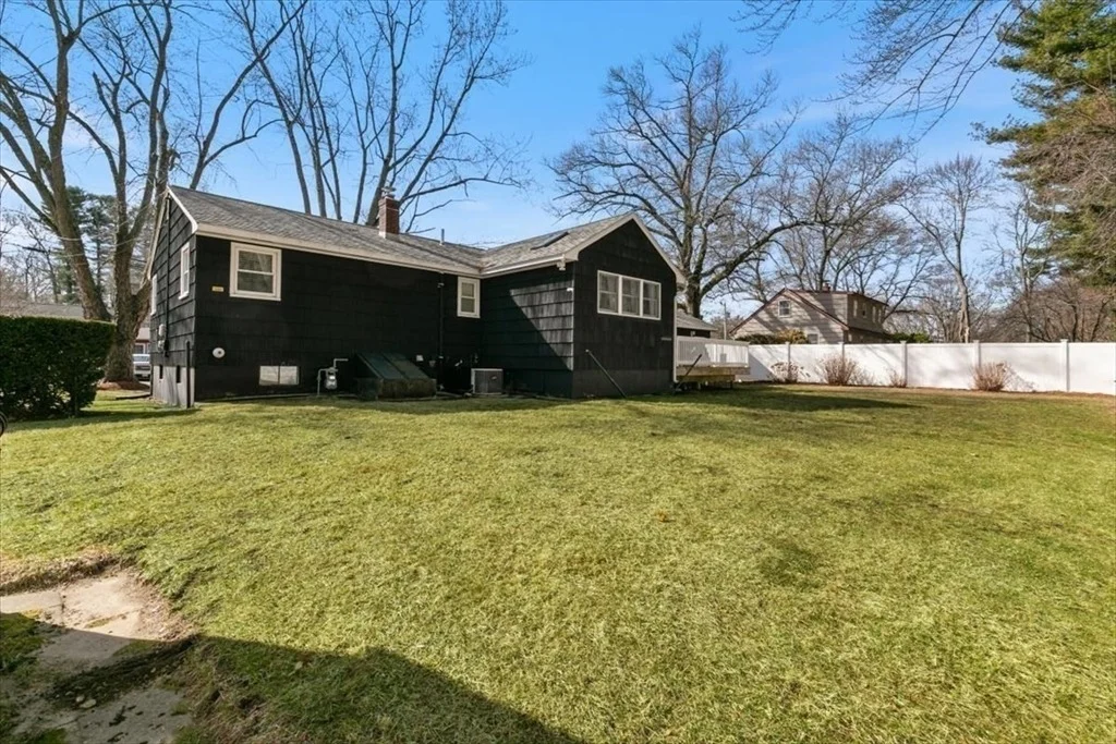 Photo of 58 Oakcrest Circle
