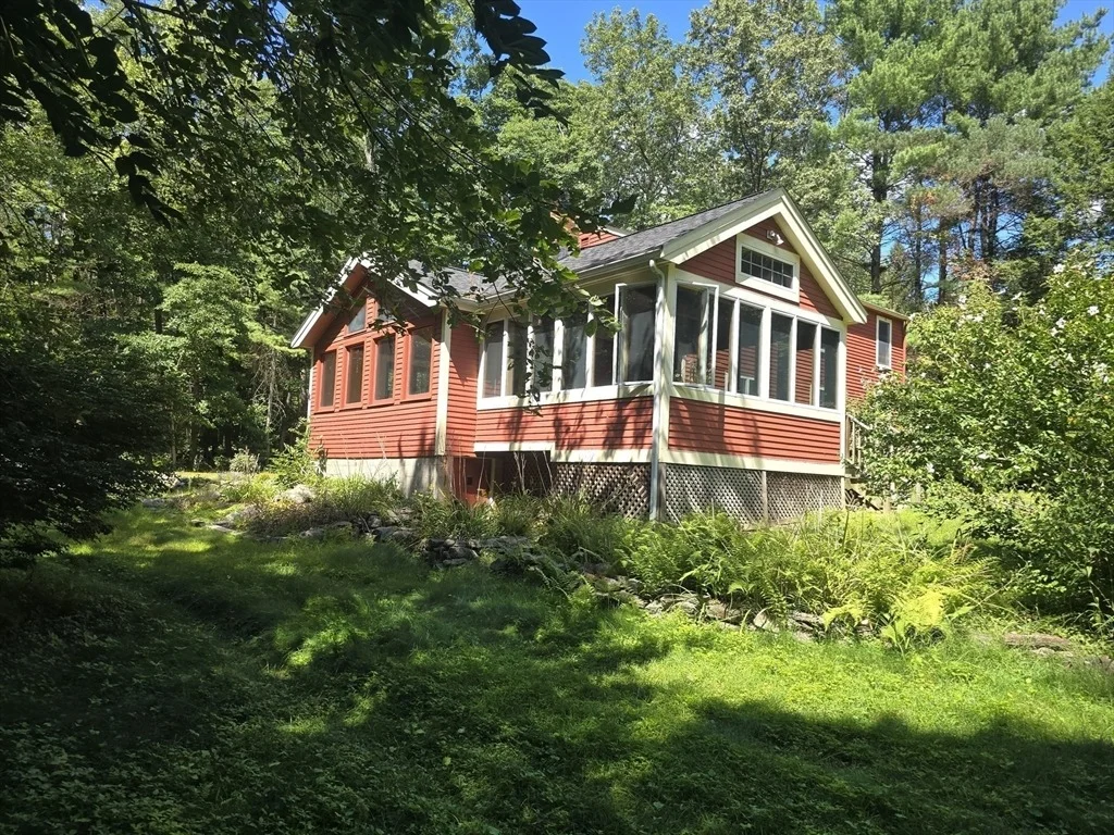 Photo of 207 Boxboro Rd