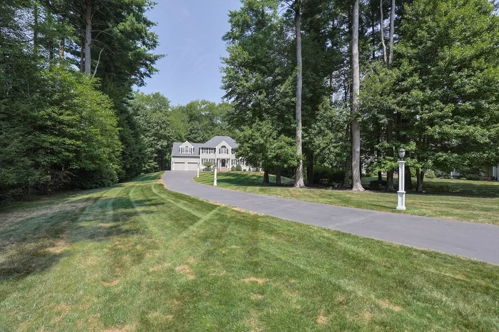 Photo of 25 Steeplechase Ln