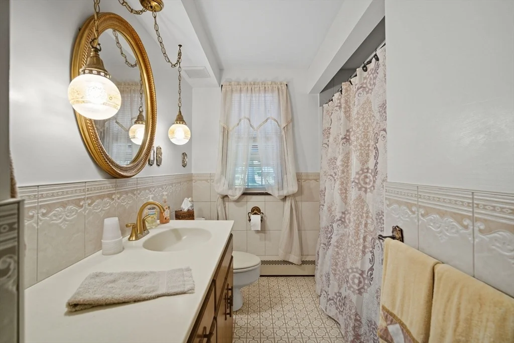 Photo of 43 Greenleaf Ave