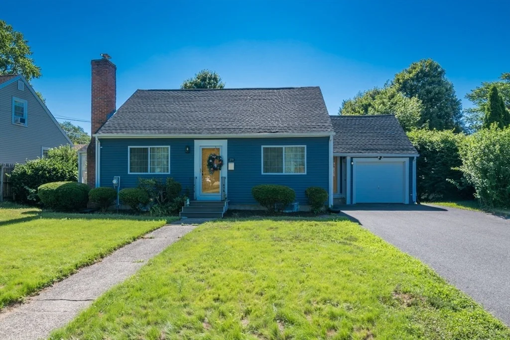 Photo of 379 Roosevelt Ave