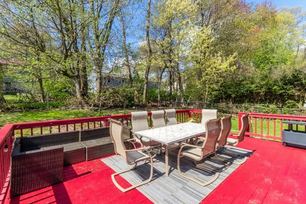 Photo of 89 Fernandez Cir