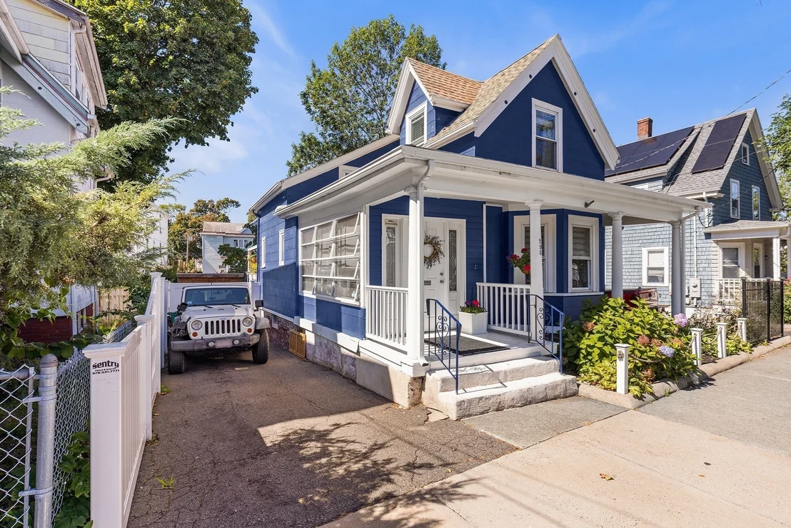 Photo of 294 Eastern Ave