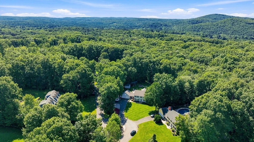 Photo of 7 Deer Run Dr