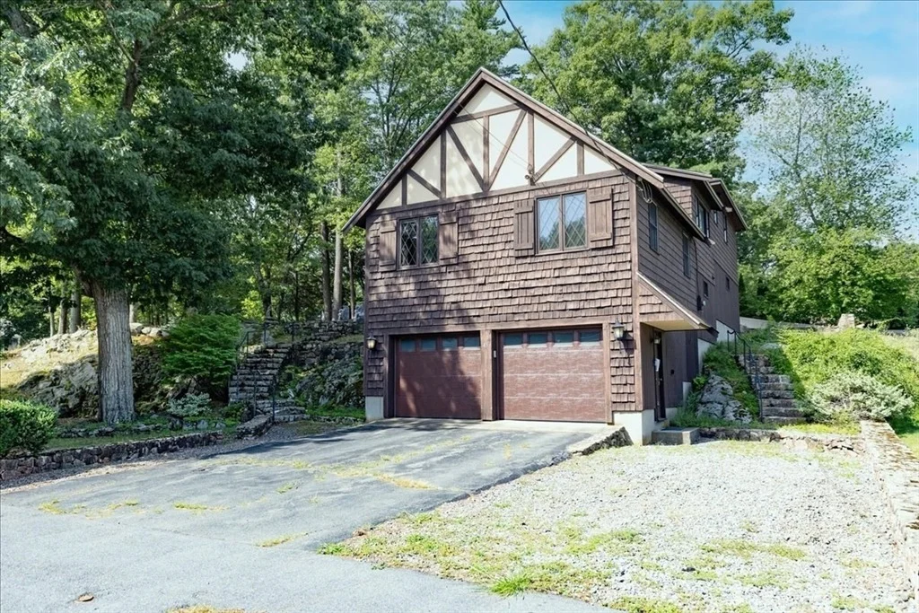Photo of 43 Ledgewood Dr