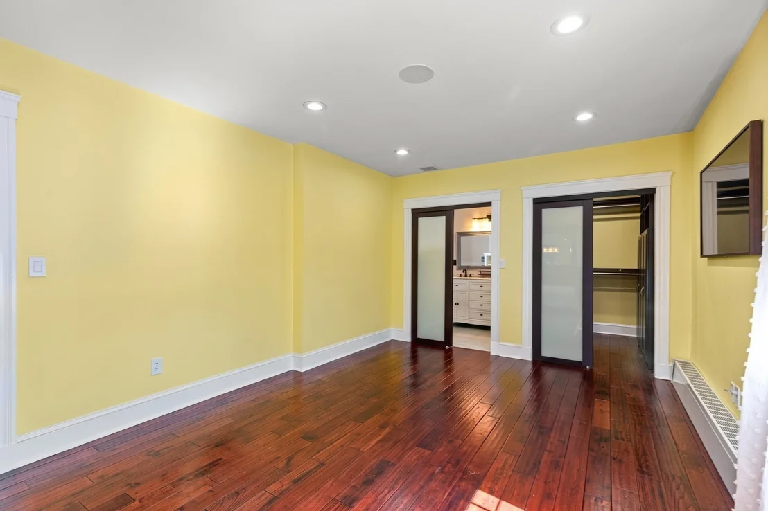 Photo of 34 Farrington Ave