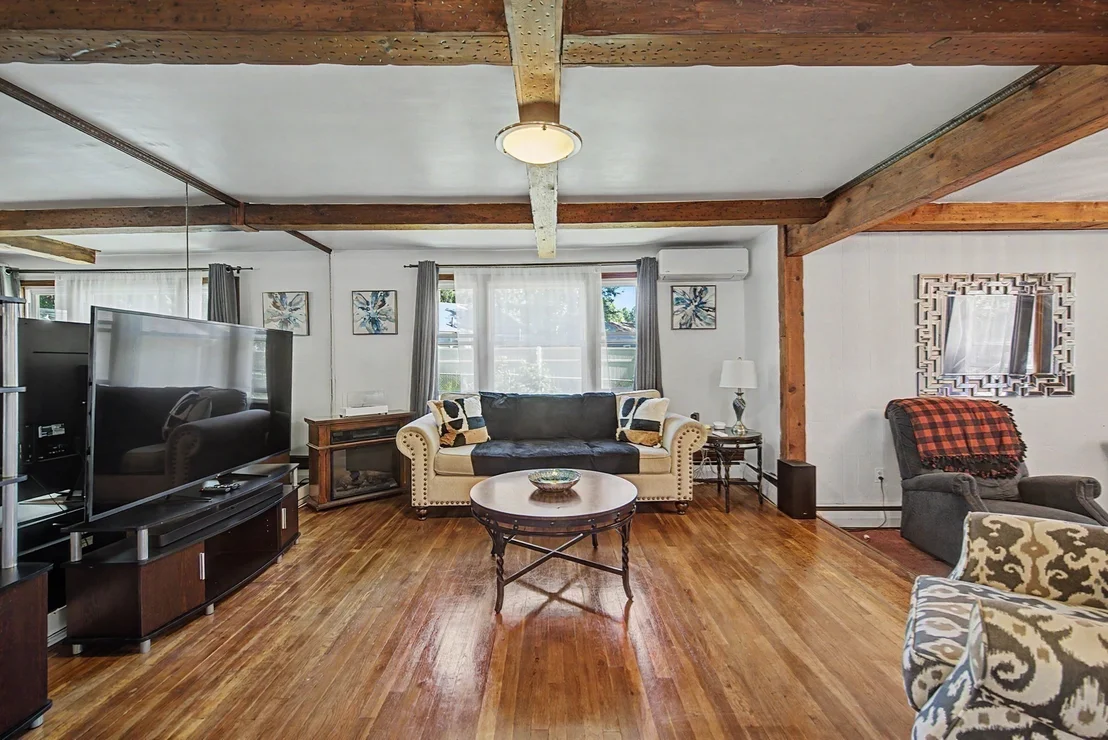 Photo of 369 Breckwood Blvd