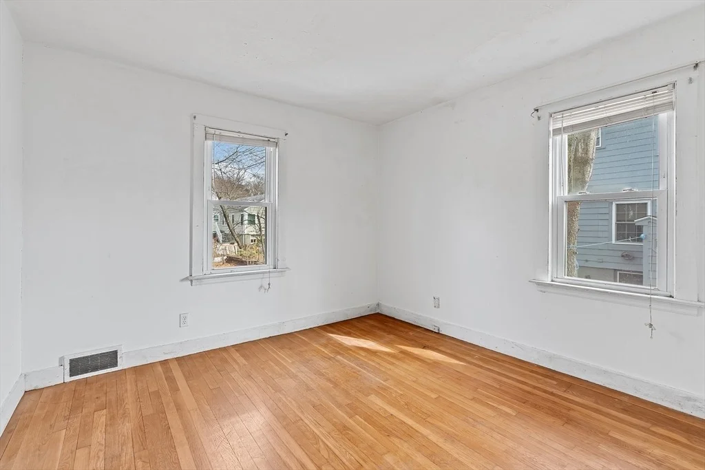 Photo of 925 Worcester Street