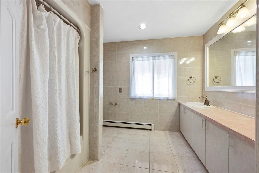 Photo of 12 Parkway Dr