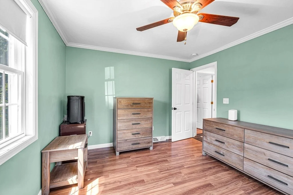 Photo of 46 Rochford Cir