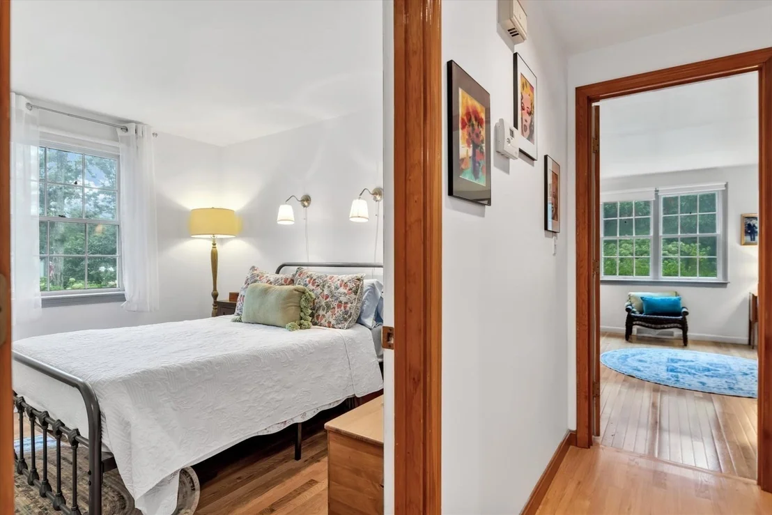 Photo of 8 Golf Link Cir