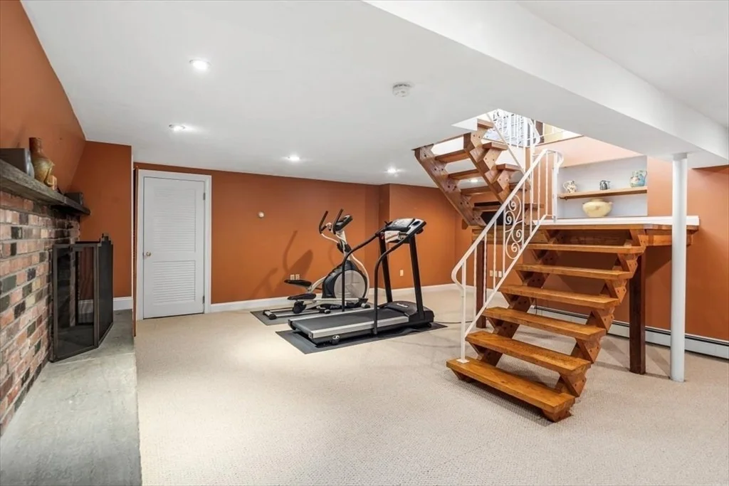 Photo of 7 Peter Hobart Dr