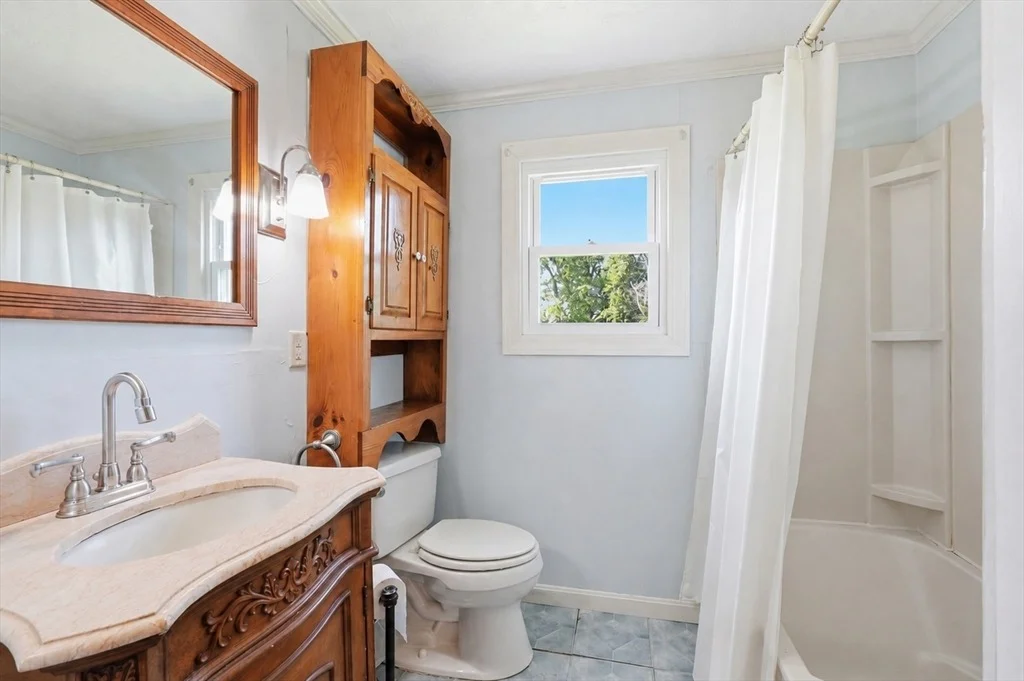 Photo of 2324 Main St