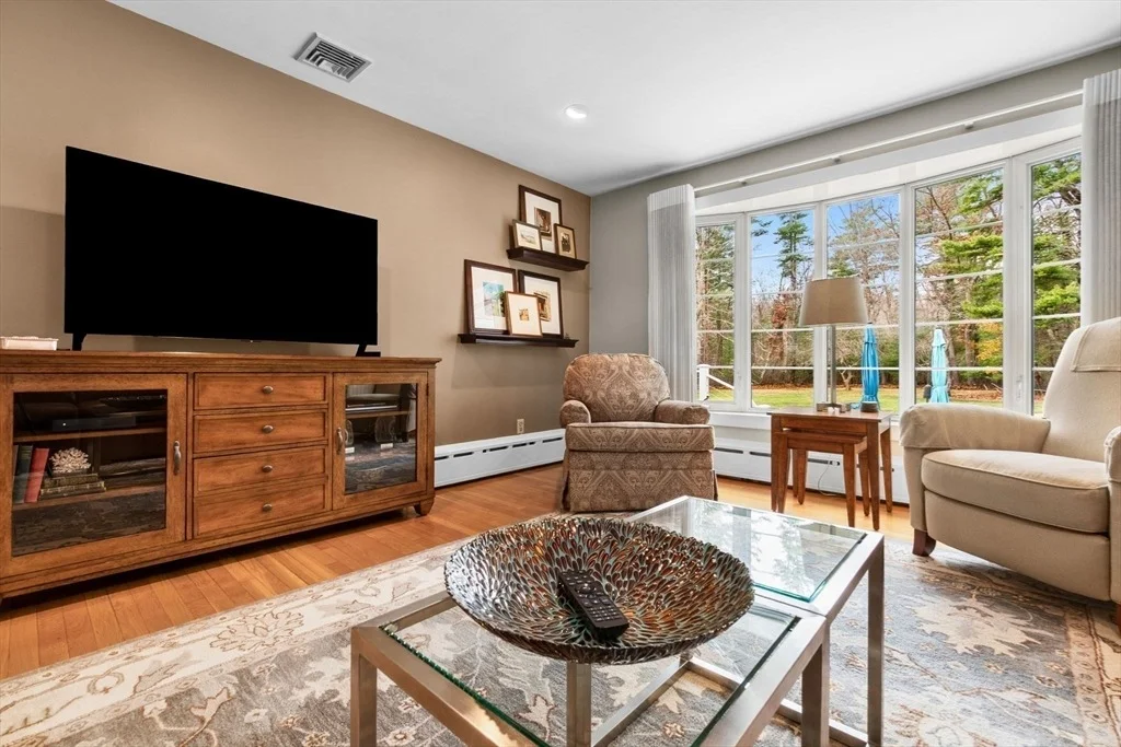 Photo of 79 Topsfield Rd
