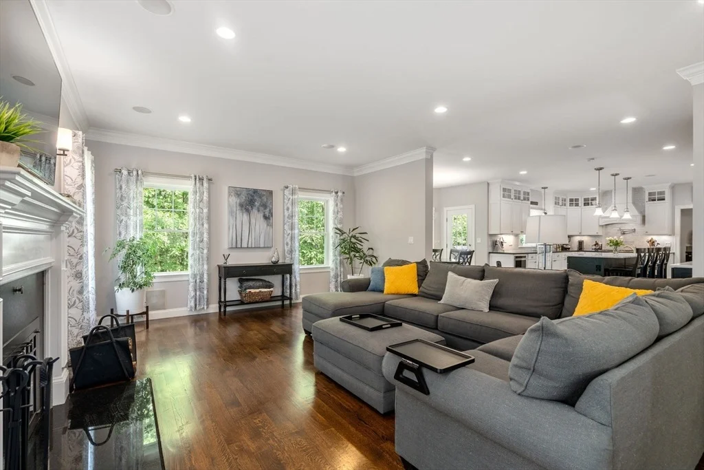 Photo of 53 Thompson Ave