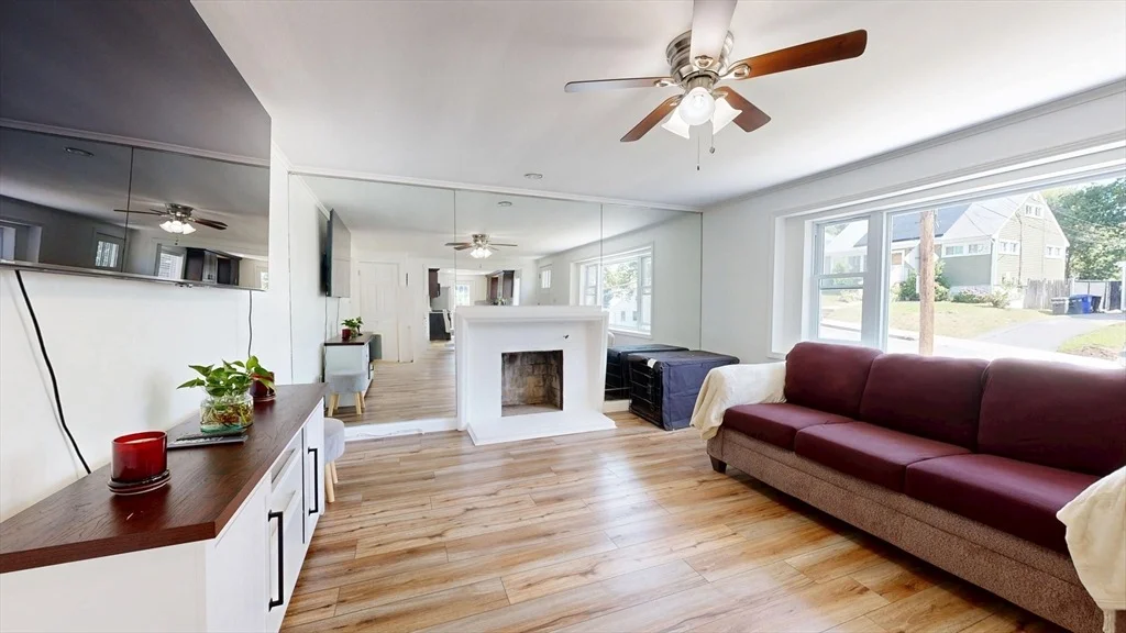 Photo of 28 Deforest St