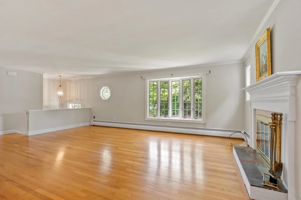 Photo of 305 High St Ext