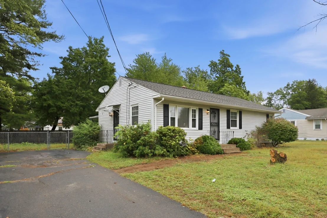 Photo of 52 Navajo Rd