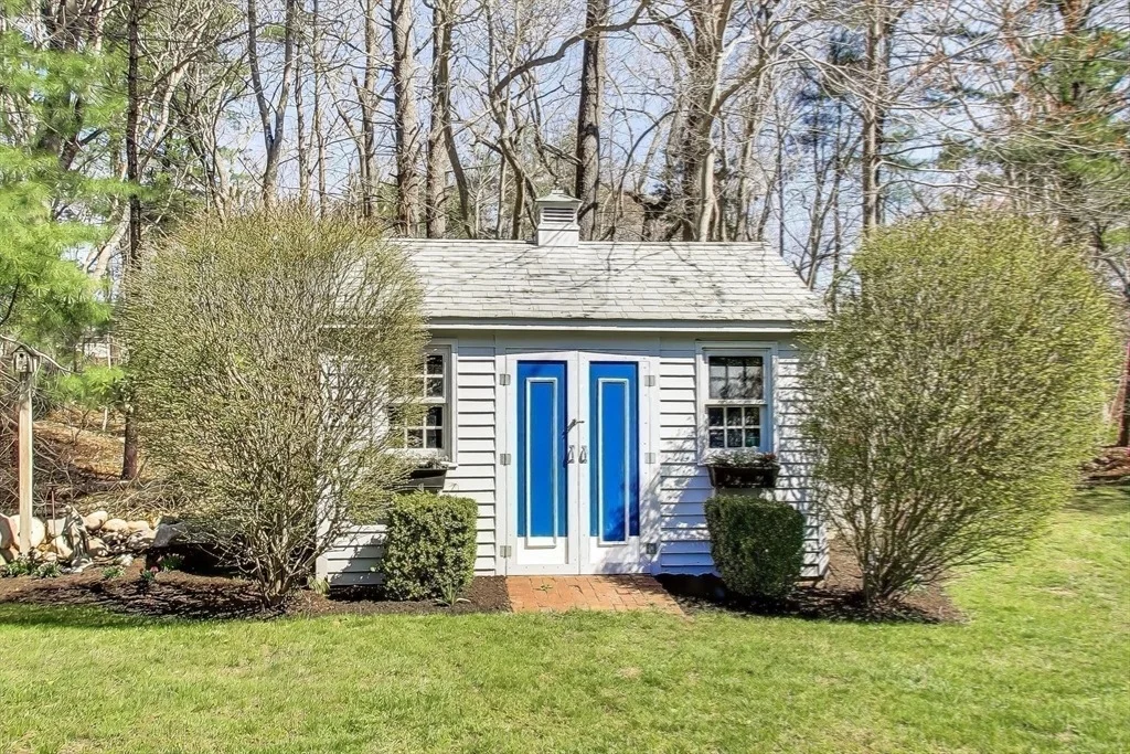 Photo of 101 River Rd