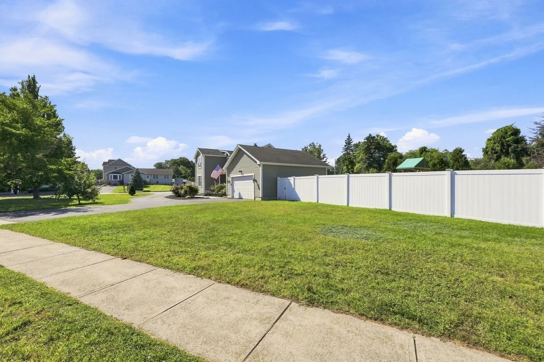 Photo of 8 Caddyshack Dr