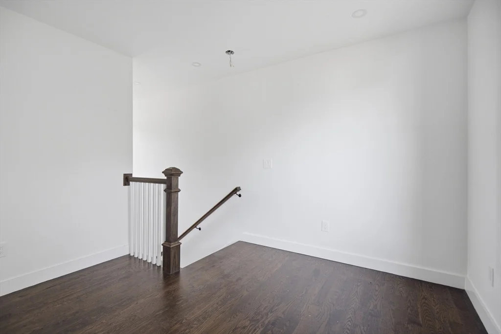 Photo of 61 Mcalee Ave