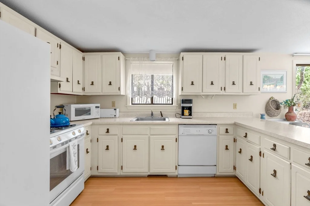Photo of 213 Fells Pond Rd